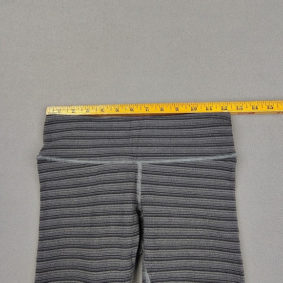 Lululemon Leggings Lot Women 4/6 Multicolor Cropped Athleisure Yoga Gym 6 Count - Picture 13 of 16